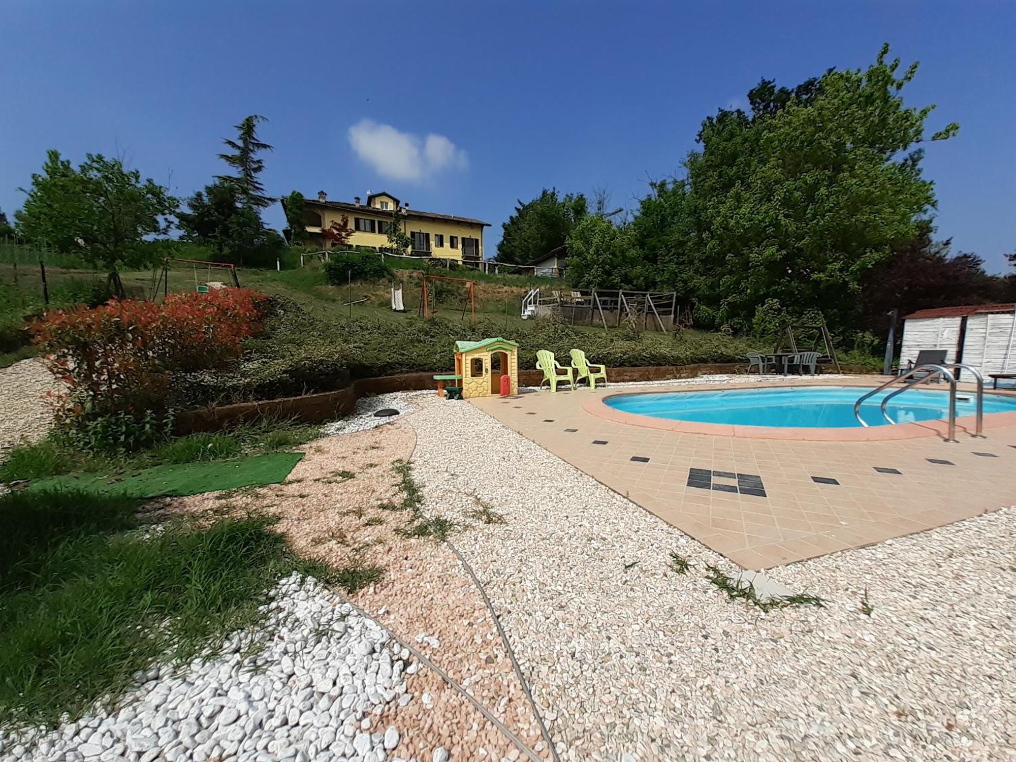 I Boidi Apartment Ница Монферато Екстериор снимка