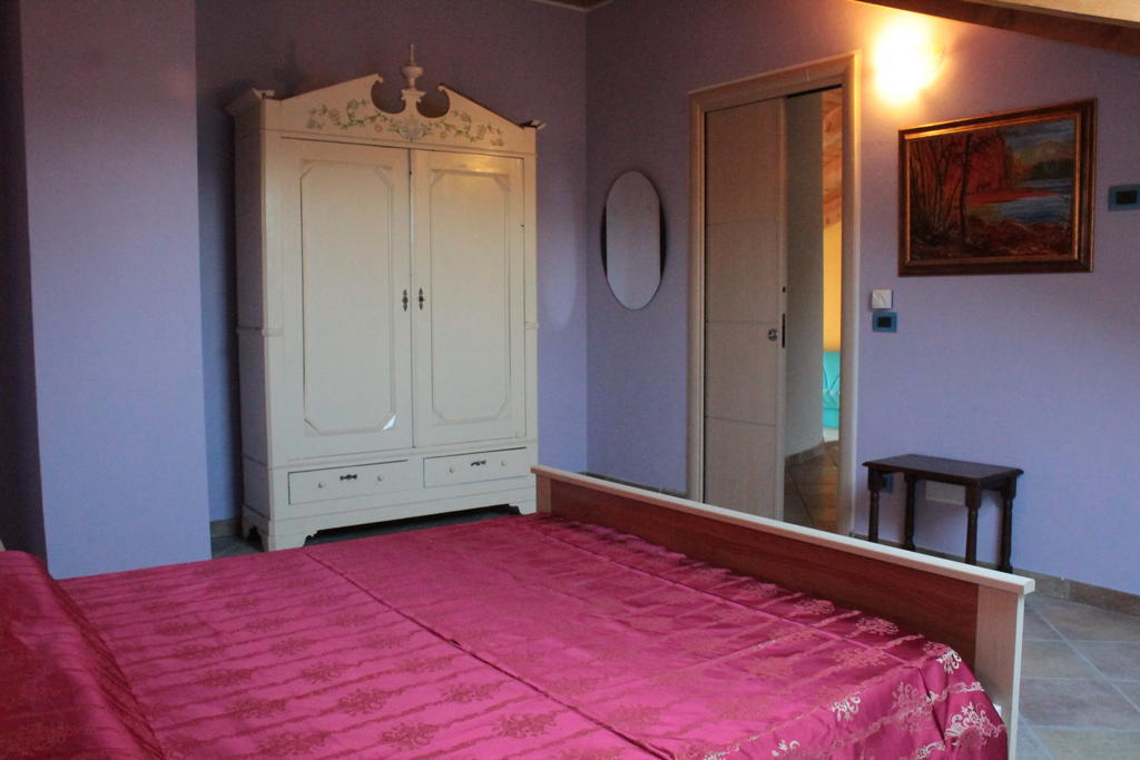 I Boidi Apartment Ница Монферато Стая снимка